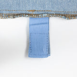 The closeup of the leg loop.